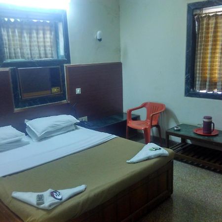 מומביי Hotel Subhash Midc Andheri מראה חיצוני תמונה