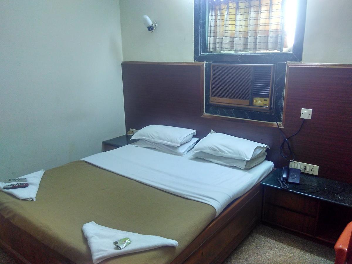 מומביי Hotel Subhash Midc Andheri מראה חיצוני תמונה