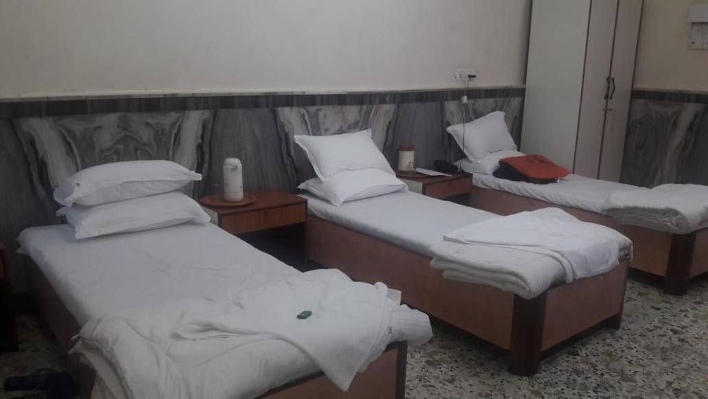 מומביי Hotel Subhash Midc Andheri מראה חיצוני תמונה