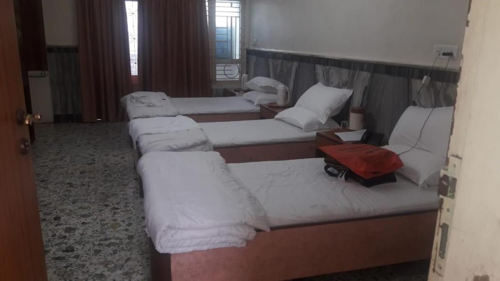 מומביי Hotel Subhash Midc Andheri מראה חיצוני תמונה